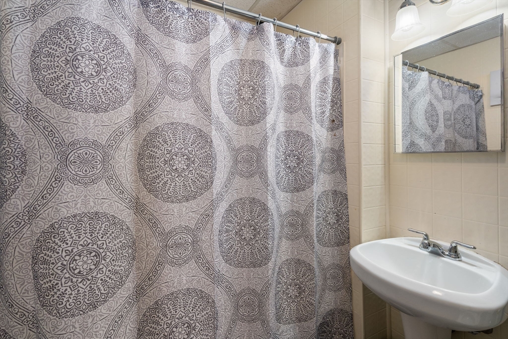 31 Chrome Street Worcester, MA 01604 - Photo 15 of 41