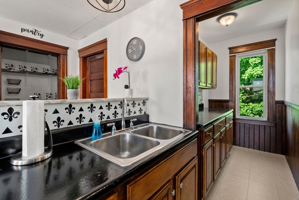 31 Chrome Street Worcester, MA 01604 - Photo 26 of 41