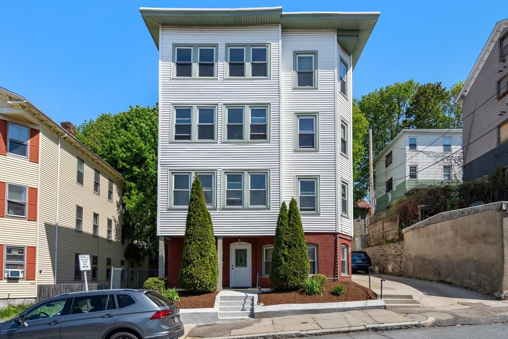 31 Chrome Street Worcester, MA 01604 - Photo 3 of 41