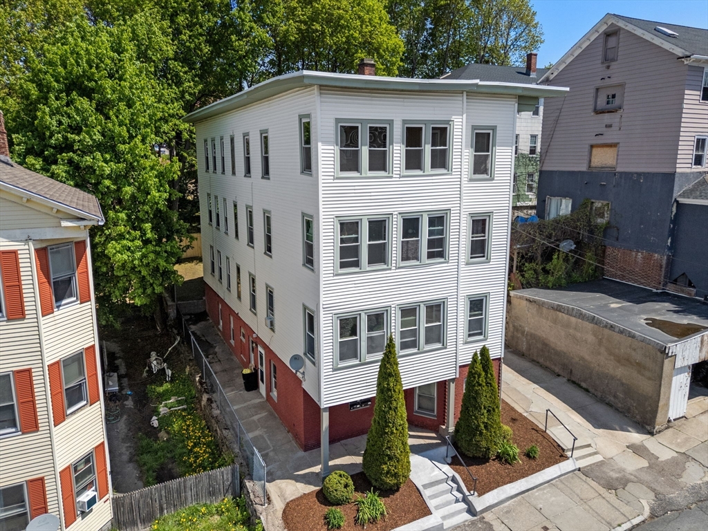 31 Chrome Street Worcester, MA 01604 - Photo 4 of 41