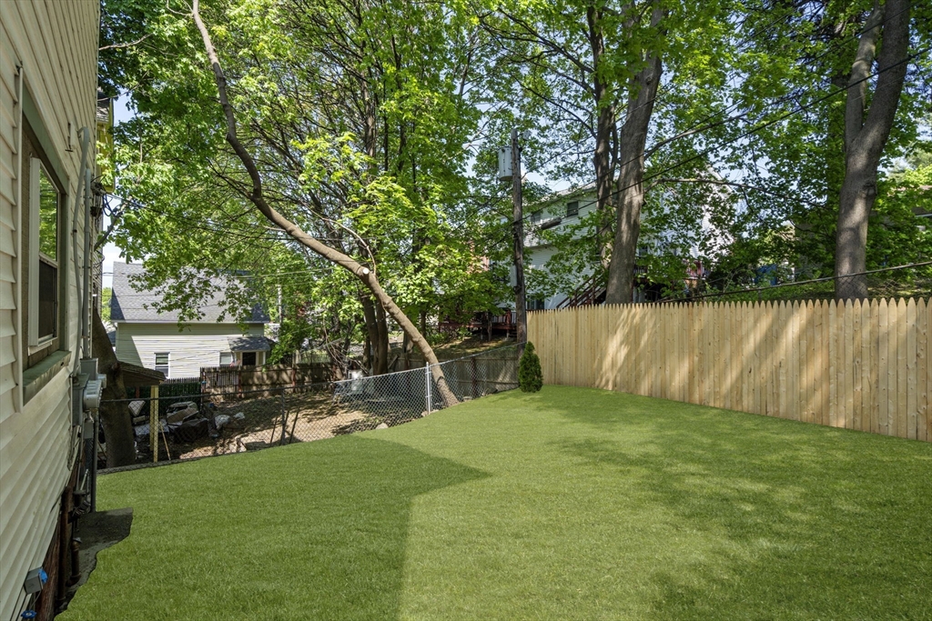 31 Chrome Street Worcester, MA 01604 - Photo 6 of 41