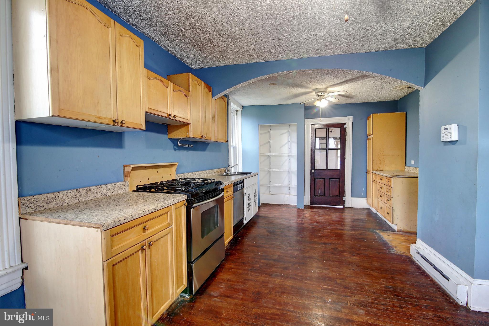 719 Crawford Quarry Road Falling Waters, WV 25419 - Photo 8 of 30 Kitchen