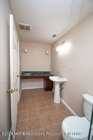 $1,950 | 5 Newport Court, Unit 238, Brick, NJ 08724