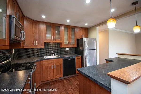 $1,950 | 5 Newport Court, Unit 238, Brick, NJ 08724