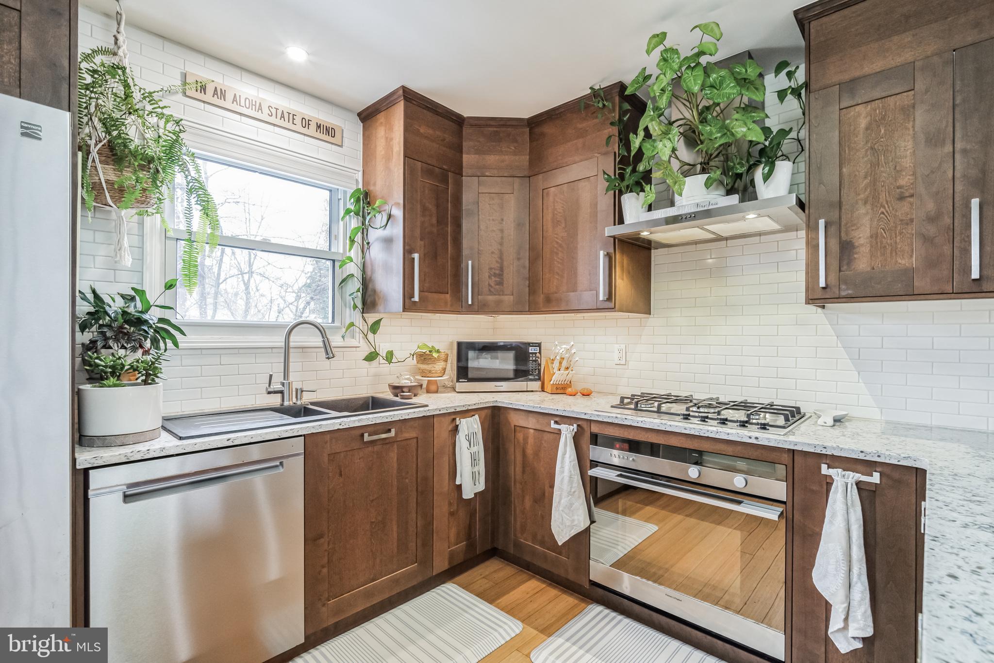 414 Ridley Avenue Folsom, PA 19033 - Photo 8 of 30 Kitchen