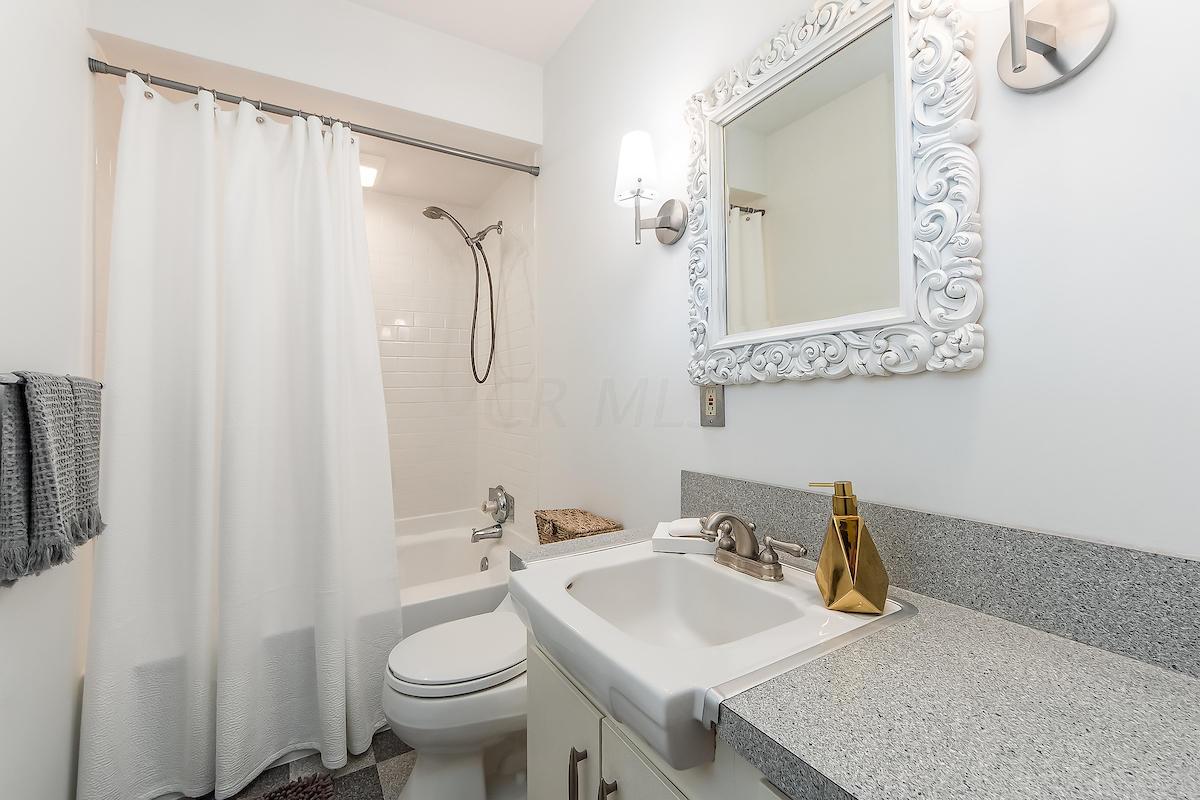 2133 Middlesex Road Columbus, OH 43220 - Photo 13 of 27