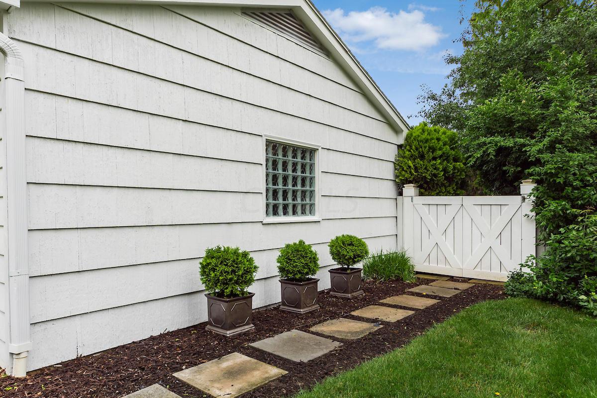 2133 Middlesex Road Columbus, OH 43220 - Photo 23 of 27