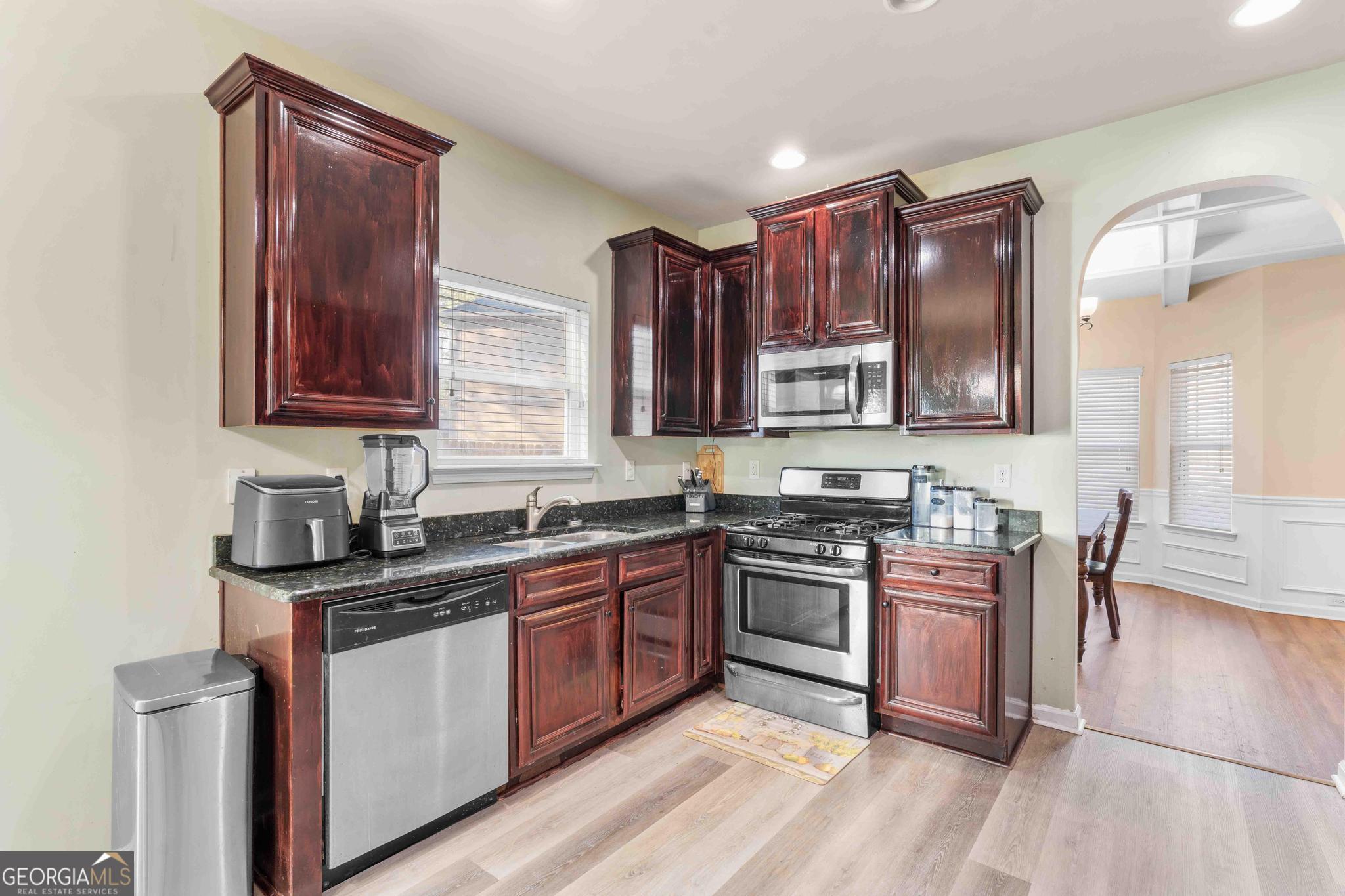 70 Torero Trail Newnan, GA 30263 - Photo 12 of 75