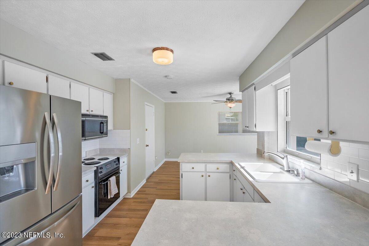 218 Neptune Road Orange Park, FL 32073 - Photo 13 of 31 View Toward the DR/FR
