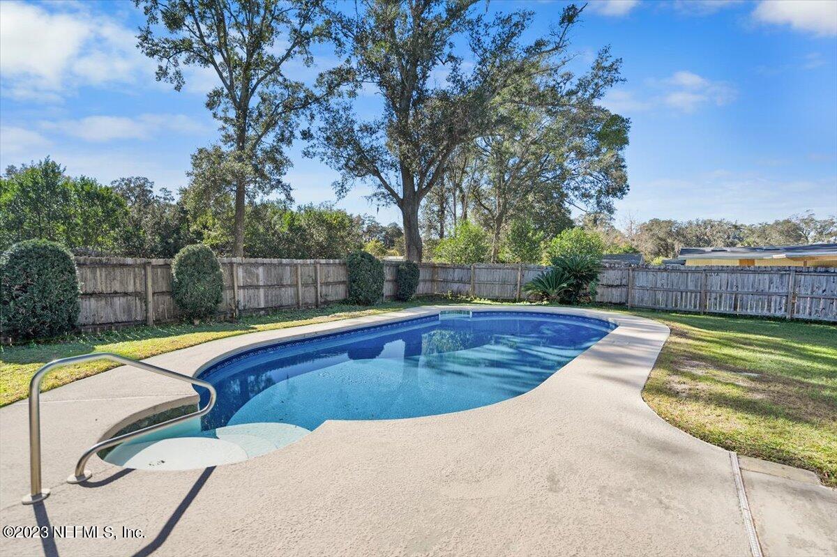 218 Neptune Road Orange Park, FL 32073 - Photo 27 of 31 Oversized Sparkling Pool
