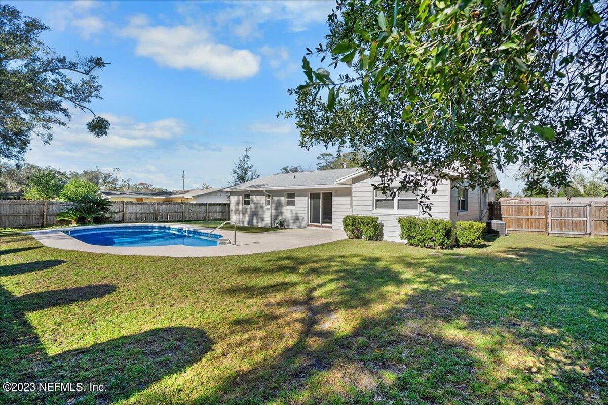 218 Neptune Road Orange Park, FL 32073 - Photo 30 of 31 Plenty of Room to Roam