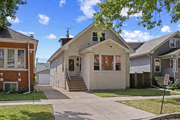 $475,000 | 4865 West Cornelia Avenue, Chicago, IL 60641