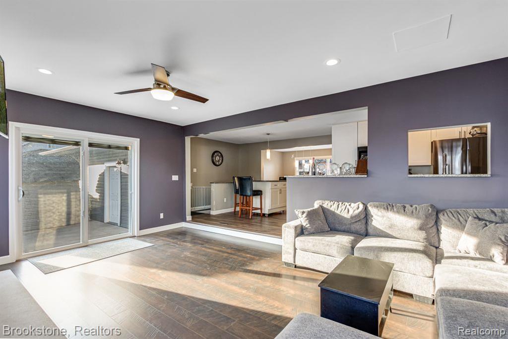 406 5th Street Fenton, MI 48430 - Photo 16 of 43 Gallery Image 16