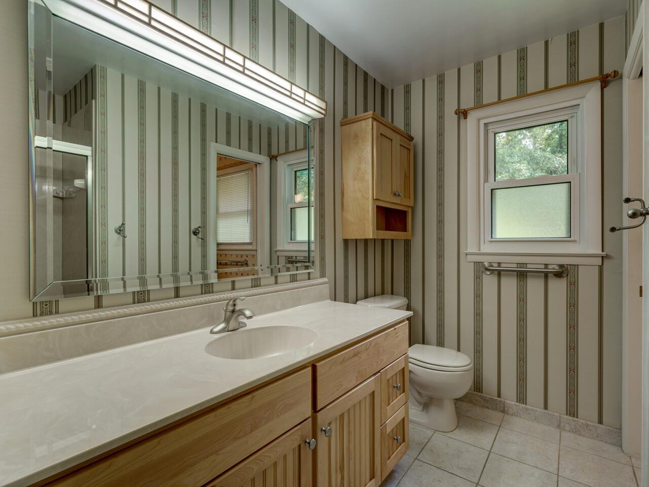 1233 Kingston Ridge Road Cary, NC 27511 - Photo 17 of 30 Hall full bath - upper level
