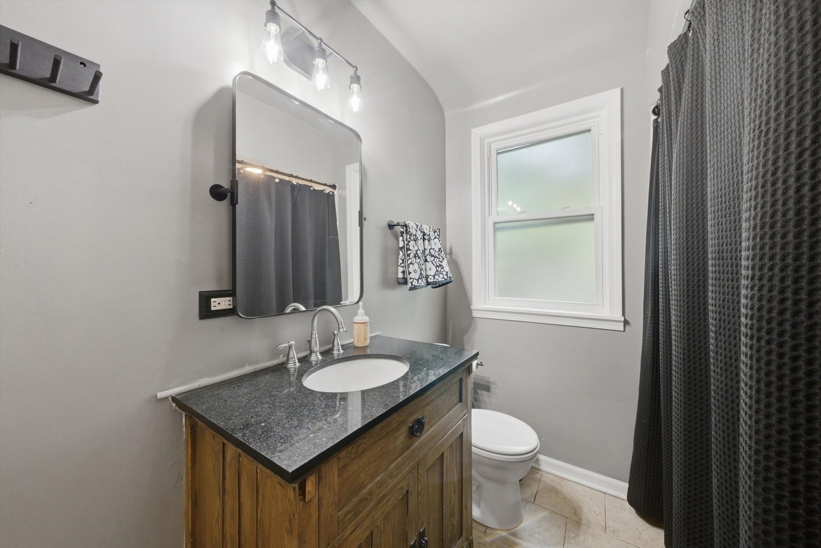 390 Bartram Road Riverside, IL 60546 - Photo 35 of 65 Gallery Image 35