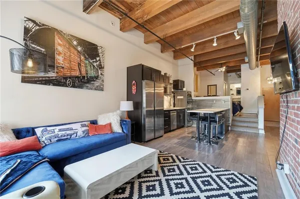 $175,000 | 706 Broadway Boulevard, Unit 201, Kansas City, MO 64105