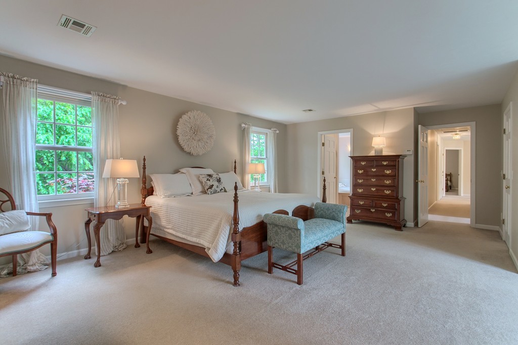 2 Round Table Road Shrewsbury, MA 01545 - Photo 13 of 26 Gallery Image 13