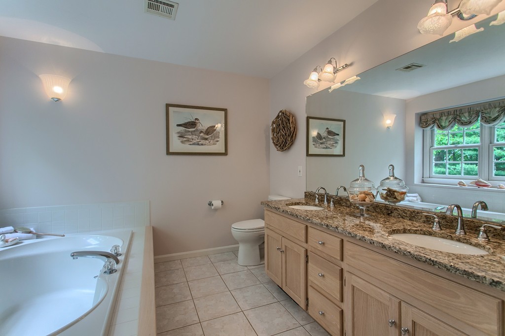 2 Round Table Road Shrewsbury, MA 01545 - Photo 15 of 26 Gallery Image 15