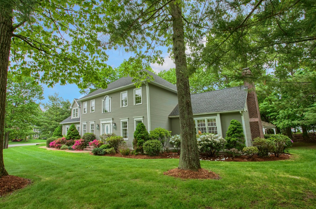 2 Round Table Road Shrewsbury, MA 01545 - Photo 2 of 26 Gallery Image 2