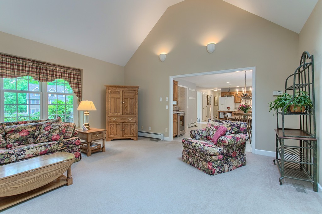 2 Round Table Road Shrewsbury, MA 01545 - Photo 7 of 26 Gallery Image 7
