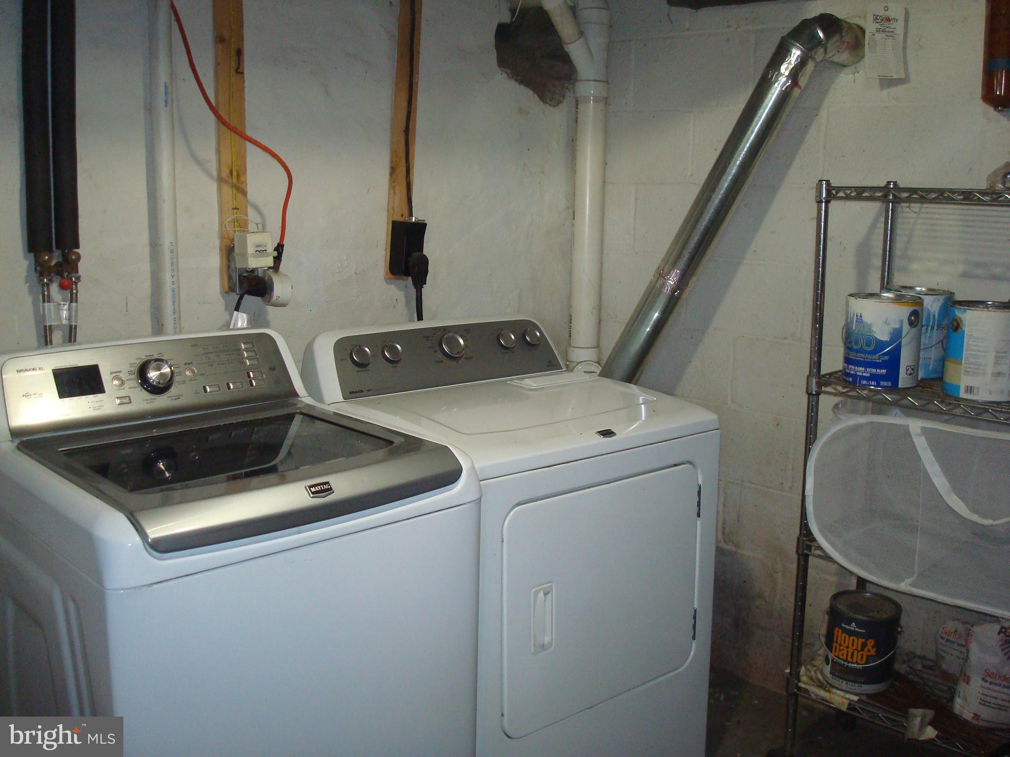 605 Norway Road Kennett Square, PA 19348 - Photo 20 of 33 a utility room with dryer and washer