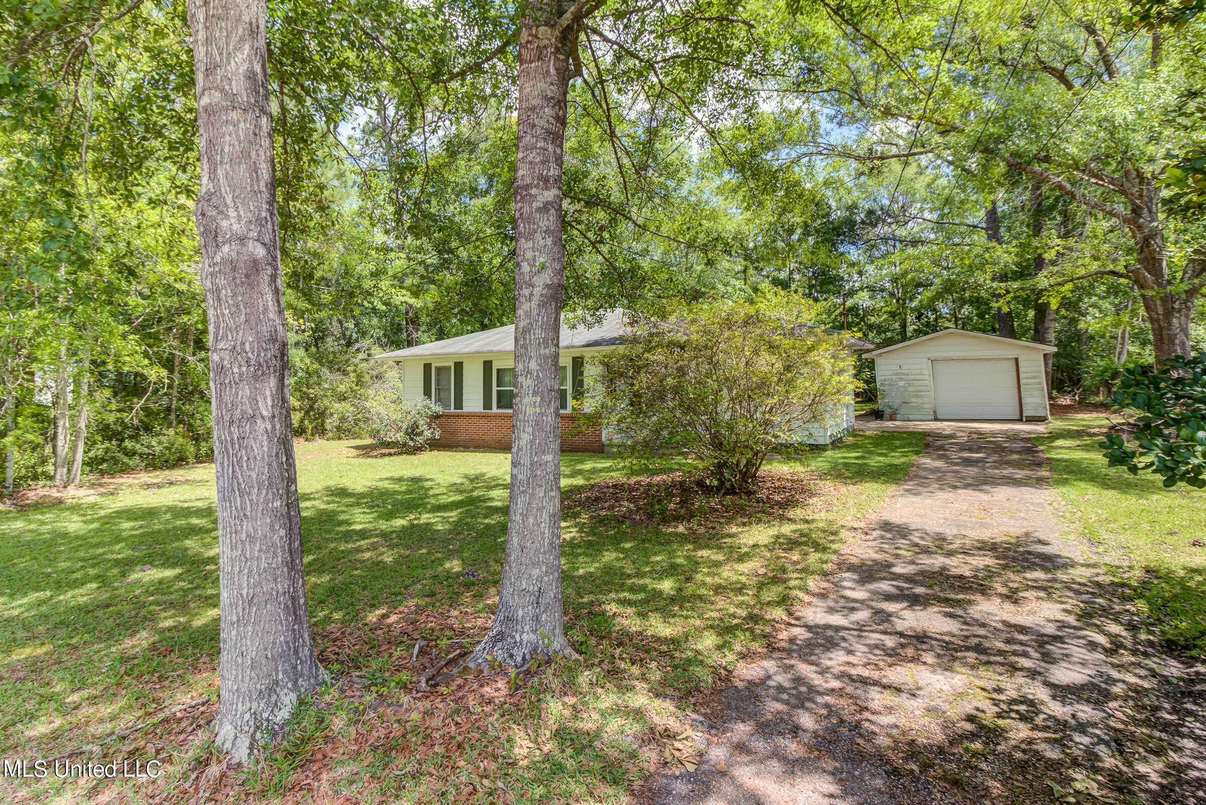 12322 Salisbury Road Gulfport, MS 39503 - Photo 3 of 33 12322 Salisbury Rd (3)
