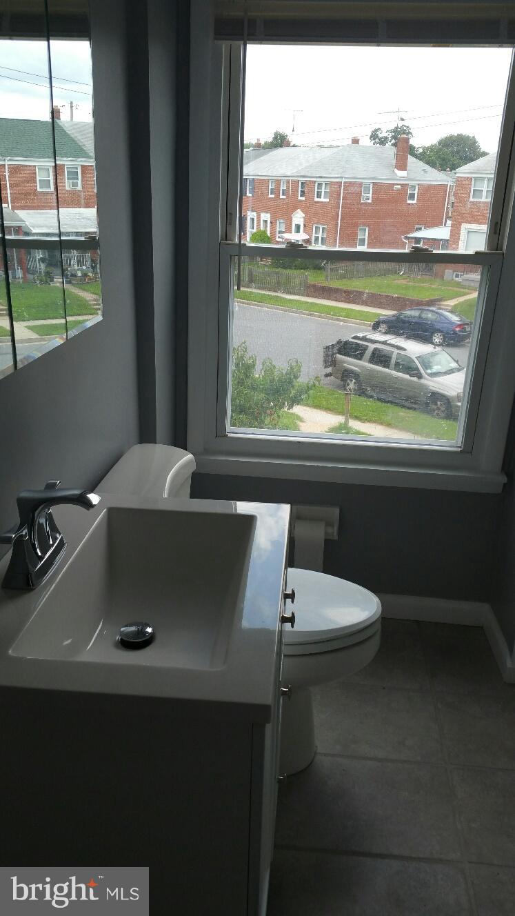 2104 Graythorn Road Baltimore, MD 21220 - Photo 13 of 22 Bath