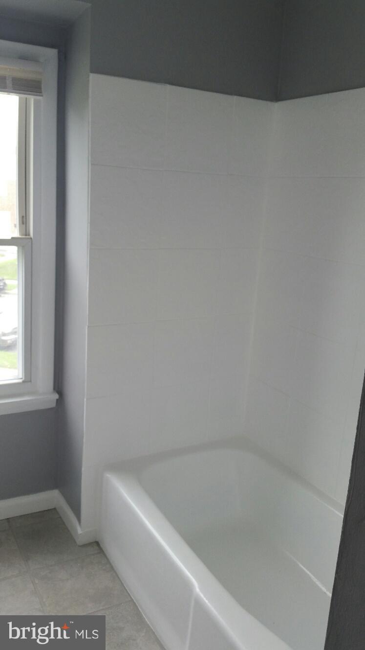 2104 Graythorn Road Baltimore, MD 21220 - Photo 14 of 22 Bath