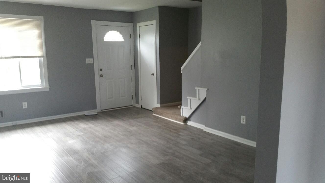 2104 Graythorn Road Baltimore, MD 21220 - Photo 6 of 22 Living Room