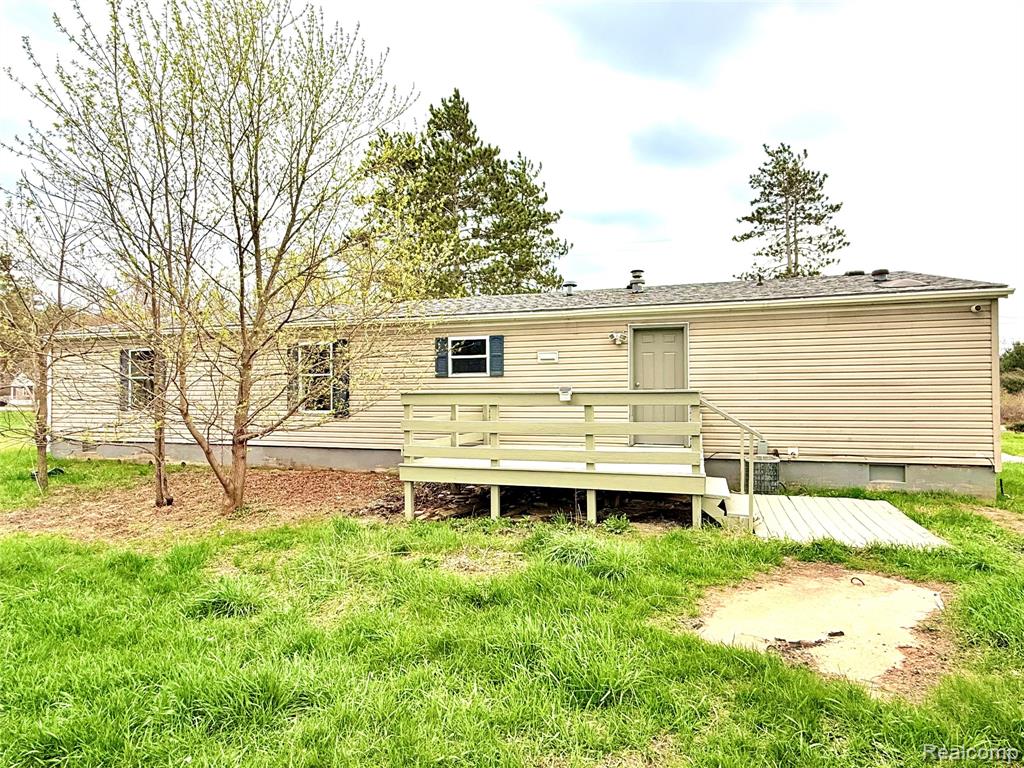 7033 East Mt Morris Road Mount Morris, MI 48458 - Photo 2 of 20