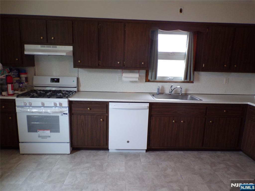 22 John Street, Unit 2 East Rutherford, NJ 07073 - Photo 2 of 12 Gallery Image 2
