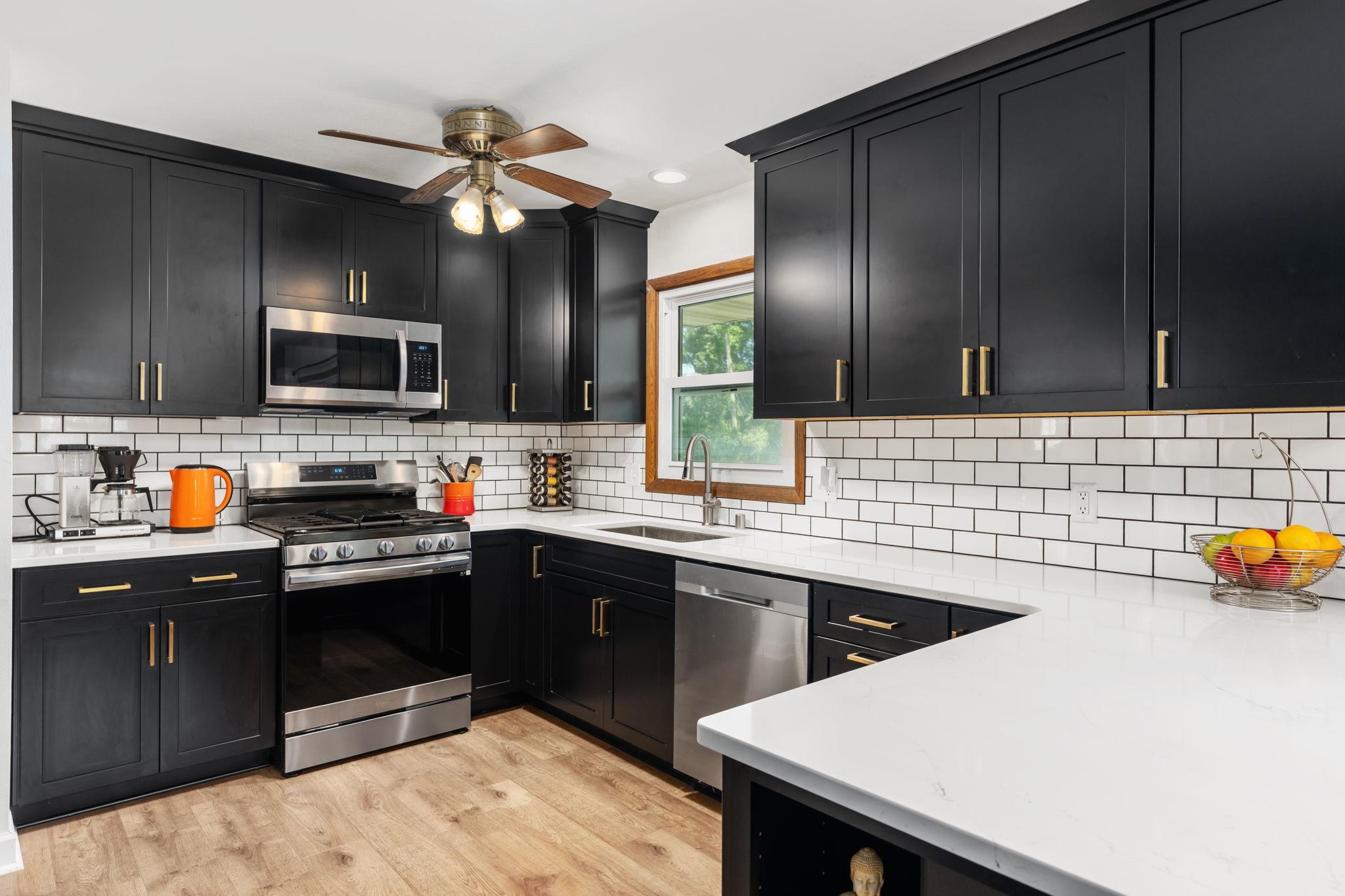 1011 Bay Ridge Road Madison, WI 53716 - Photo 10 of 38