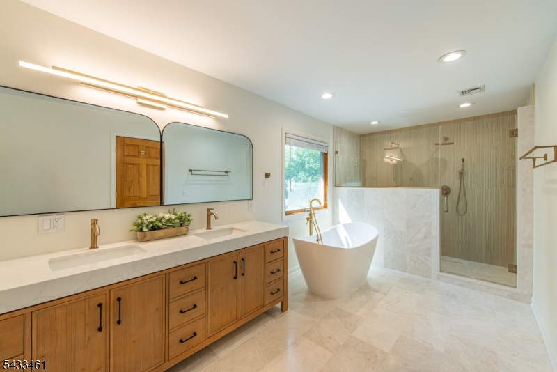 77 Rockwood Road Florham Park, NJ 07932 - Photo 26 of 47