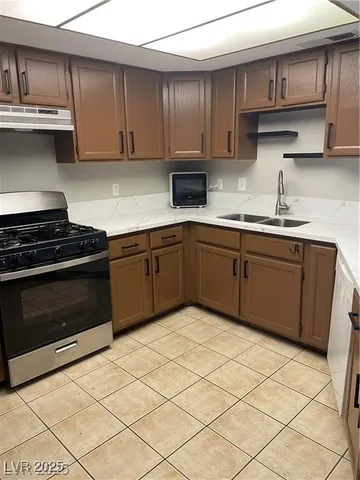 $995 | 493 Sellers Place, Henderson, NV 89011