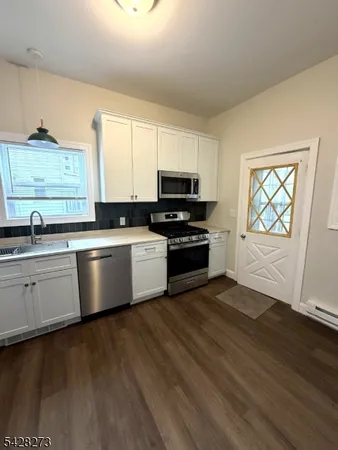 $2,400 | 90 Main Street, Stanhope, NJ 07874