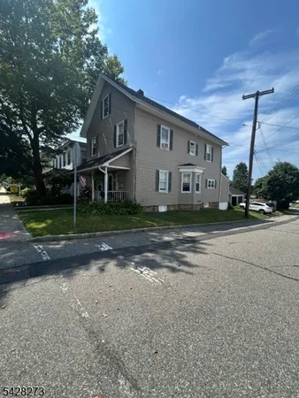 $2,400 | 90 Main Street, Stanhope, NJ 07874