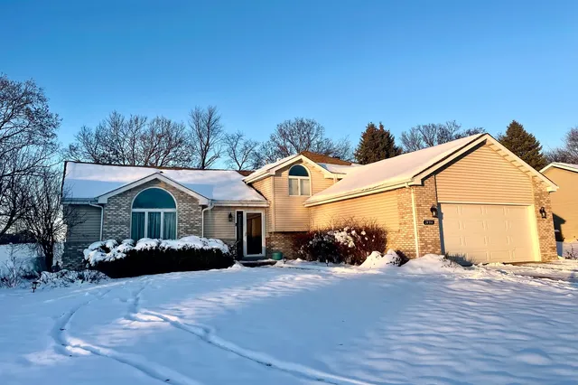 $534,999 | 24914 Illini Drive, Plainfield, IL 60544