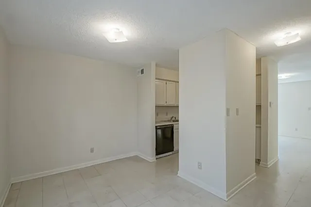 $440,000 | 1135 Florida Street, Mandeville, LA 70448