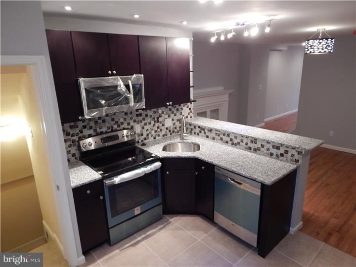 1819 Ashley Road Philadelphia, PA 19126 - Photo 1 of 25 Kitchen