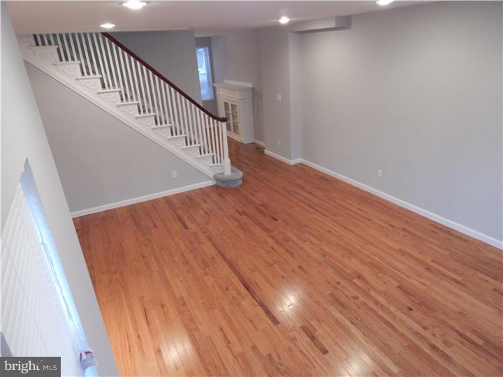 1819 Ashley Road Philadelphia, PA 19126 - Photo 4 of 25 Living Room