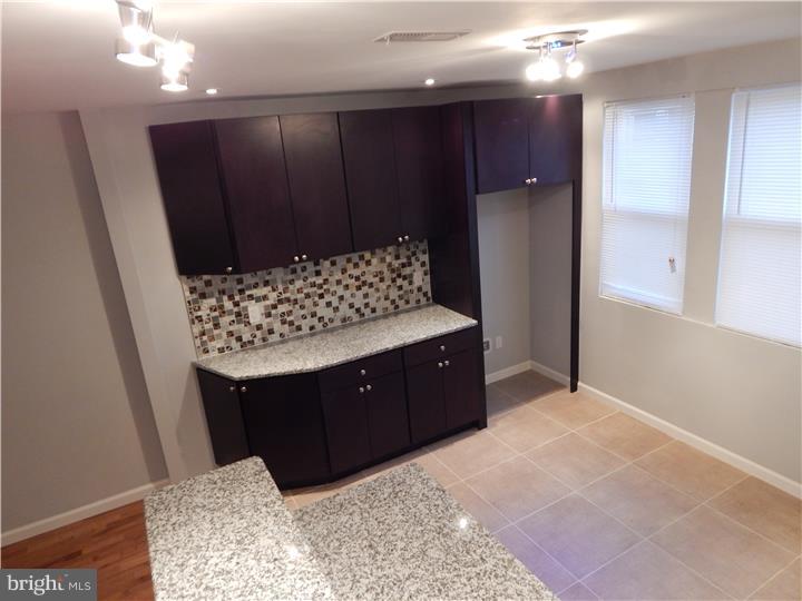1819 Ashley Road Philadelphia, PA 19126 - Photo 6 of 25 Kitchen