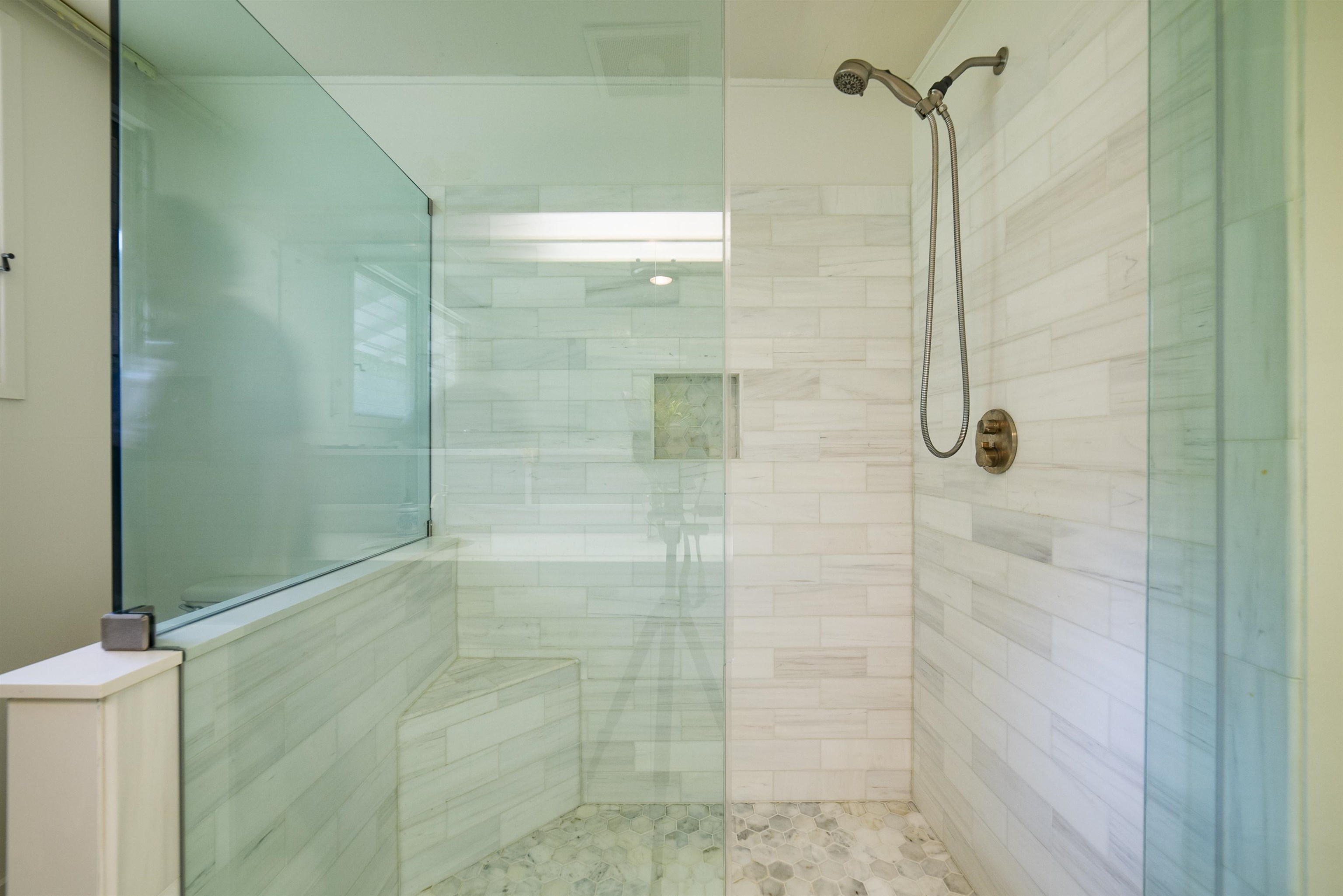 100 A Ihe Place Kula, HI 96790 - Photo 16 of 21 a bathroom with a shower