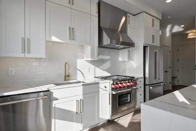 $3,445 | 4917 Eden Avenue, Unit 506, Edina, MN 55424