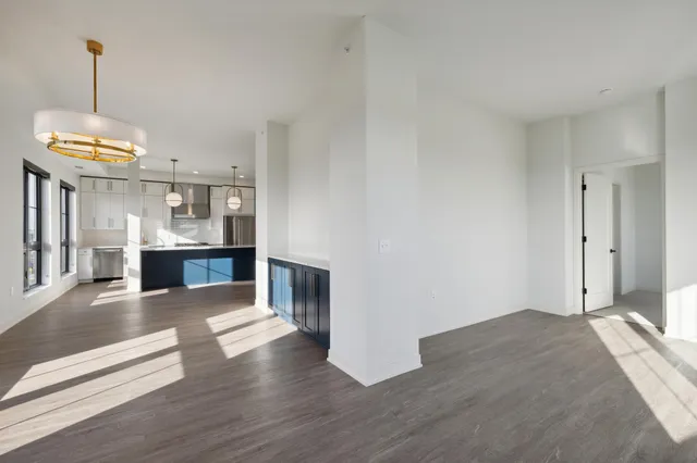 $3,445 | 4917 Eden Avenue, Unit 506, Edina, MN 55424