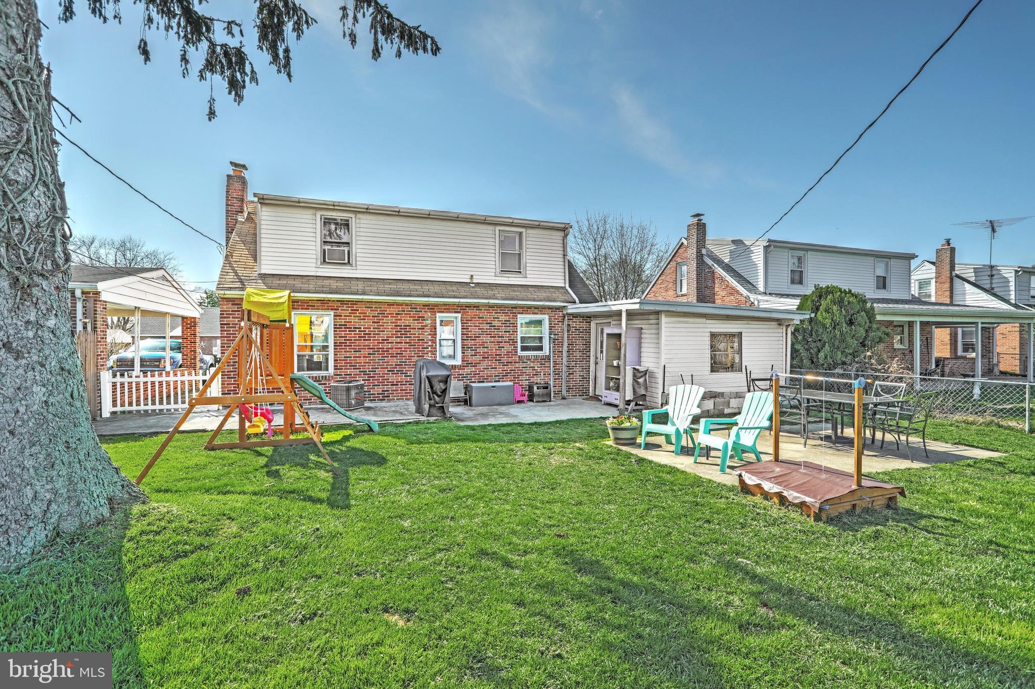 327 Greystone Road York, PA 17402 - Photo 12 of 36 Gallery Image 12