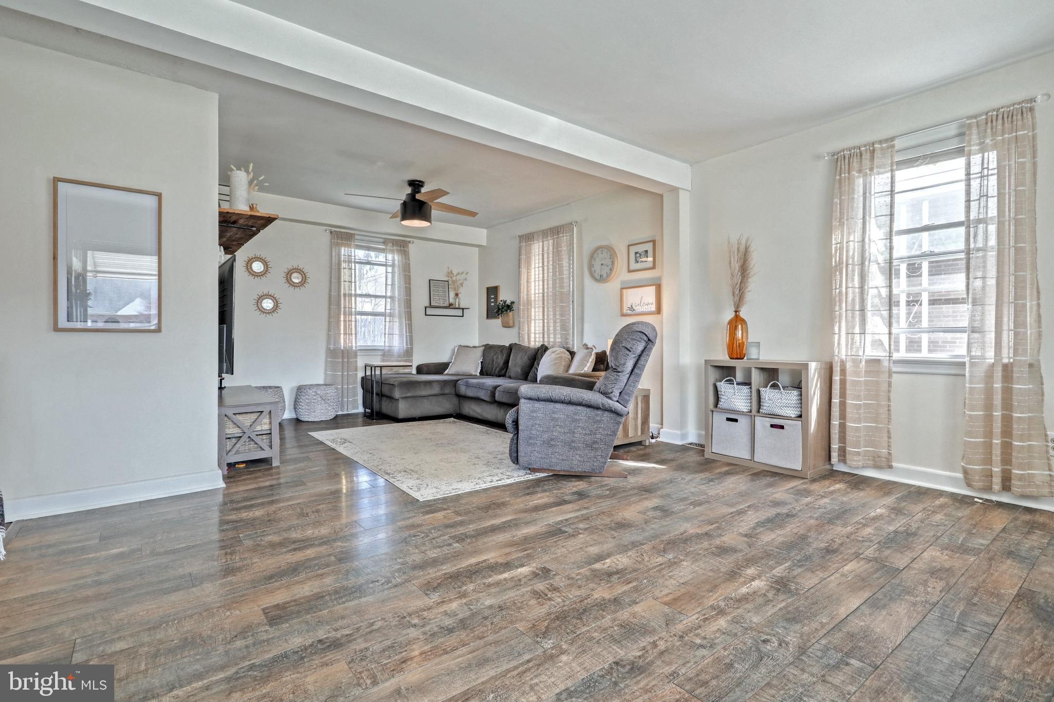 327 Greystone Road York, PA 17402 - Photo 13 of 36 Gallery Image 13