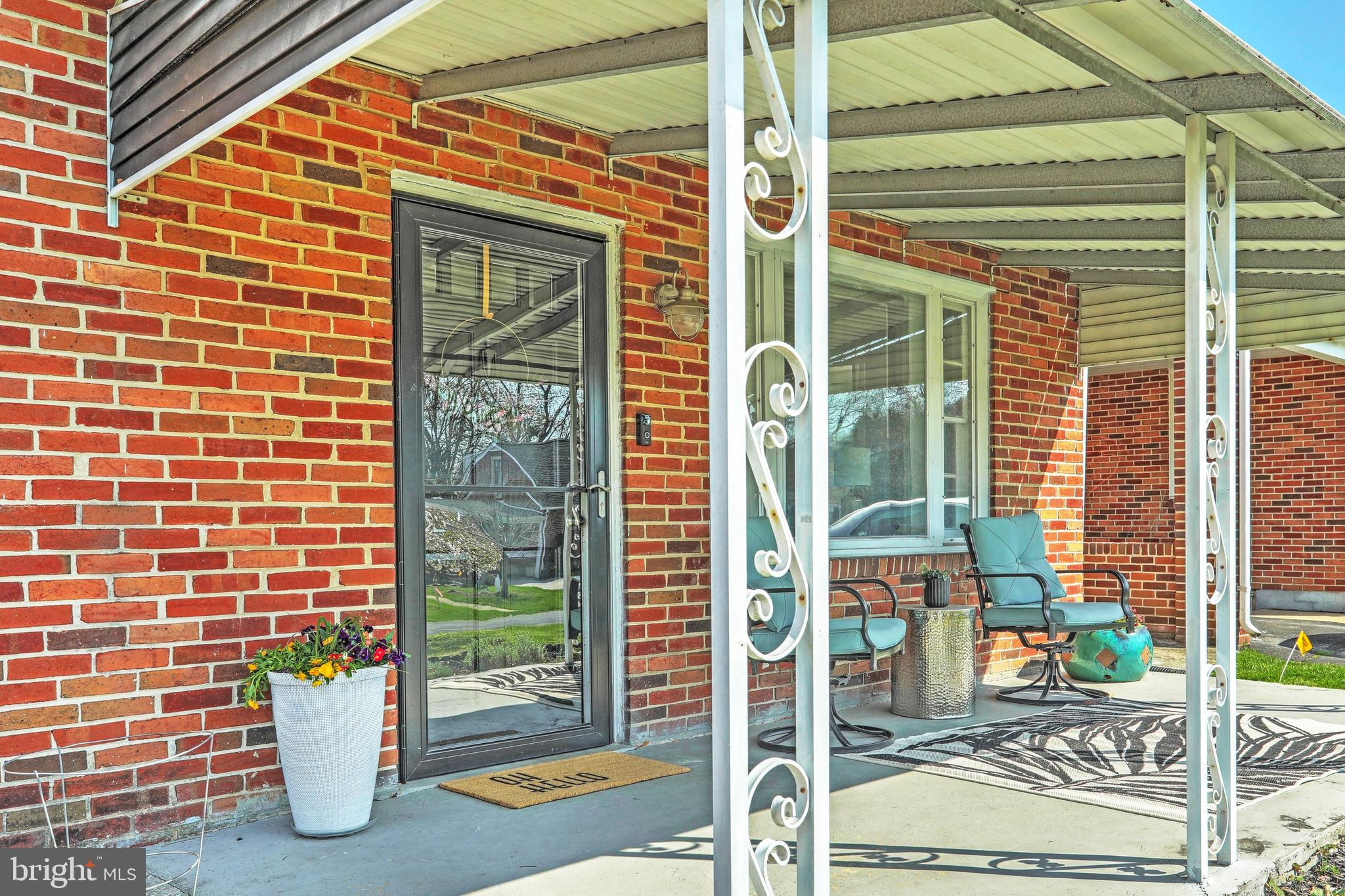 327 Greystone Road York, PA 17402 - Photo 4 of 36 Gallery Image 4