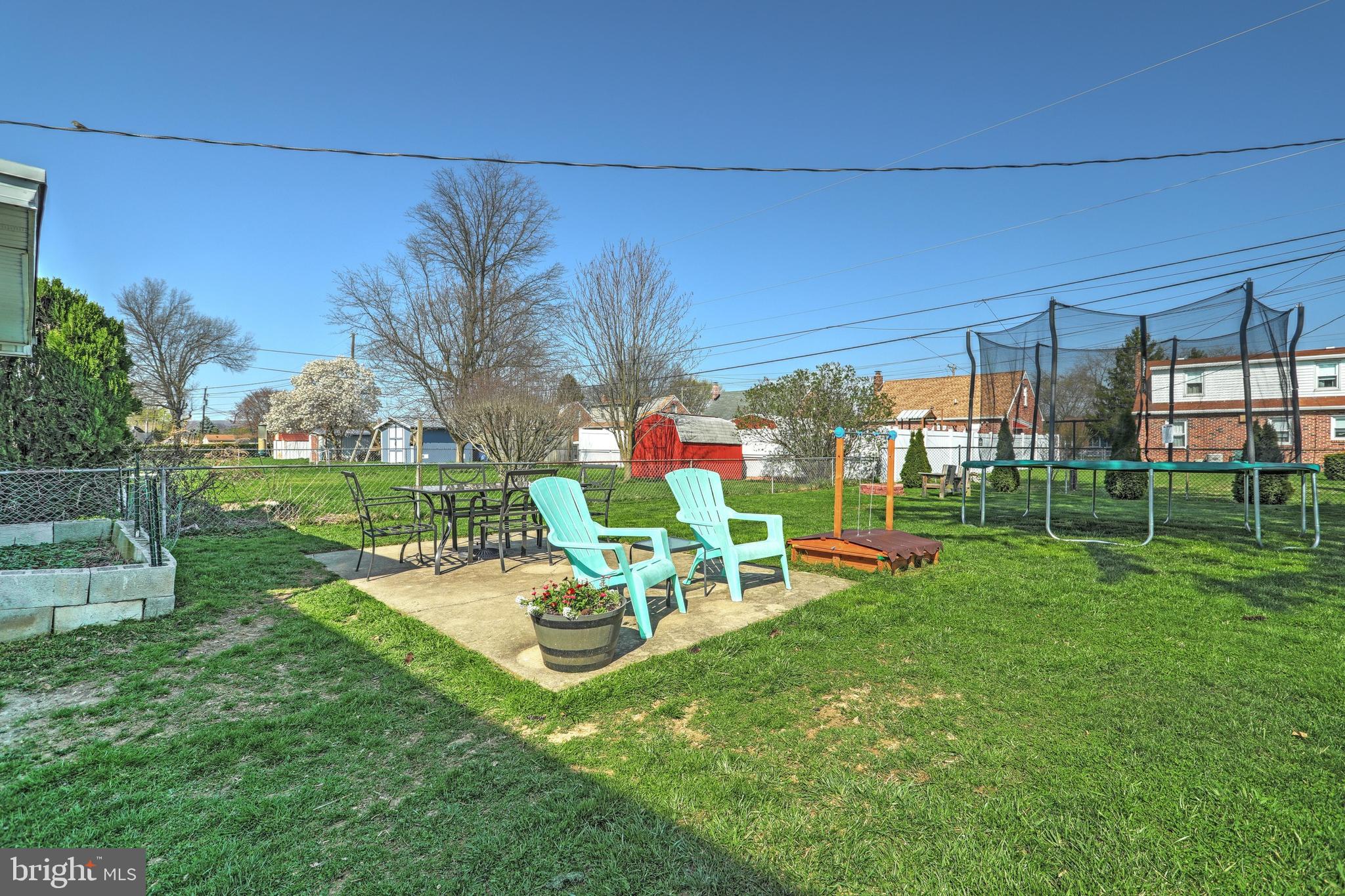 327 Greystone Road York, PA 17402 - Photo 7 of 36 Gallery Image 7