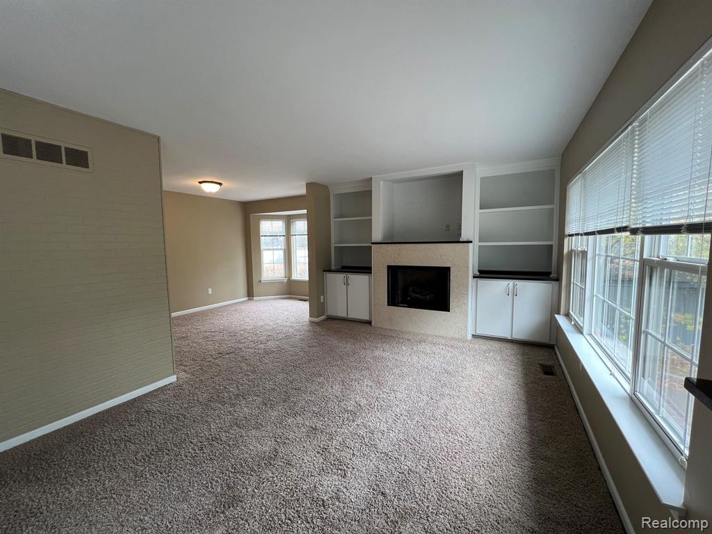 2030 Decker Road Walled Lake, MI 48390 - Photo 12 of 27