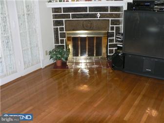 132 Chatham Road Upper Darby, PA 19082 - Photo 3 of 9